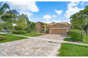 6585 NW 46th St, Lauderhill, FL 33319 Sold 01/12/24
