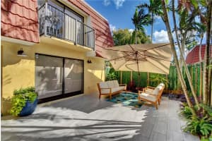 9981 SW 6th Ct 9981, Plantation, FL 33324 Sold 11/02/23