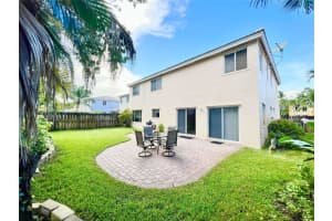 10760 SW 14TH CT, Davie, FL 33324 Sold 11/30/23