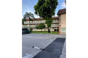 200 Village Green Cir E APT 108, Palm Springs, FL 33461, Sold 01/02/24