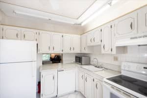 1103 NW 58th Ter 421, Sunrise, FL 33313 Sold 11/08/23