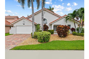 1521 W Oak Knoll Cir, Davie, FL 33324 Sold 11/09/23