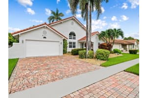 1521 W Oak Knoll Cir, Davie, FL 33324 Sold 11/09/23