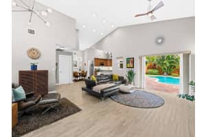 1521 W Oak Knoll Cir, Davie, FL 33324 Sold 11/09/23