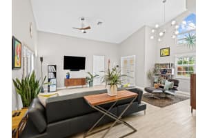 1521 W Oak Knoll Cir, Davie, FL 33324 Sold 11/09/23