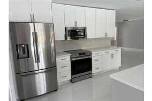 9071 NW 13th St, Plantation, FL 33322 Sold 11/15/23