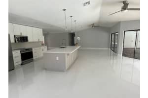 9071 NW 13th St, Plantation, FL 33322 Sold 11/15/23