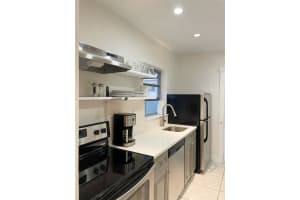 2404 NE 33rd Ave 7, Fort Lauderdale, FL 33305 Sold 01/18/24