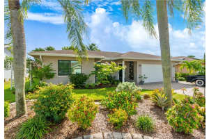 8230 NW 95th Ave, Tamarac, FL 33321 Sold 11/03/23