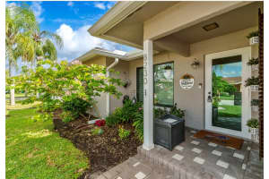 8230 NW 95th Ave, Tamarac, FL 33321 Sold 11/03/23