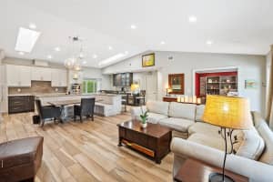 2904 NW 11TH AV, Wilton Manors, FL 33311 Sold 12/15/23