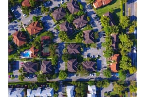 733 NW 104th Ave 201, Pembroke Pines, FL 33026 Sold 12/29/23