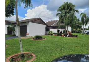 9249 Wedgewood Ln, Tamarac, FL 33321 Sold 11/17/23