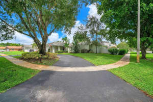 1100 NW 93rd Ter, Plantation, FL 33322 Sold 02/27/24