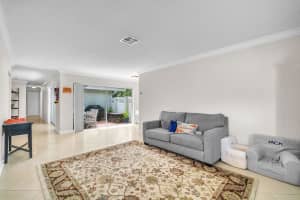 1100 NW 93rd Ter, Plantation, FL 33322 Sold 02/27/24