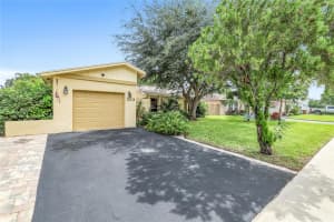 358 NW 40th Ter, Deerfield Beach, FL 33442 Sold 12/01/23