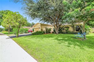 358 NW 40th Ter, Deerfield Beach, FL 33442 Sold 12/01/23