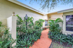 358 NW 40th Ter, Deerfield Beach, FL 33442 Sold 12/01/23