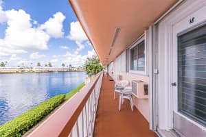 920 SW 10th Ter 18R, Hallandale Beach, FL 33009 Sold 05/15/24