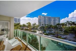 3901 S Ocean Dr 3W, Hollywood, FL 33019 Sold 03/15/24
