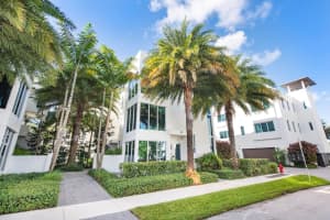 246 Shore Ct 246, Lauderdale By The Sea, FL 33308 Sold 03/20/24