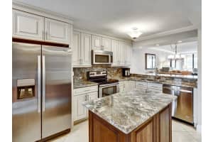 6426 Coral Lake Dr 302, Margate, FL 33063 Sold 11/20/23
