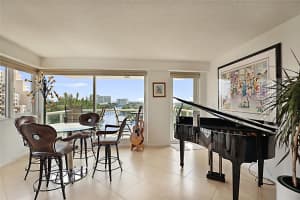 3000 Holiday Dr 1003, Fort Lauderdale, FL 33316 Sold 01/16/24