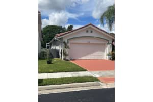 1210 Bel Aire Dr, Pembroke Pines, FL 33027 Sold 03/01/24