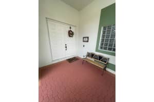 1210 Bel Aire Dr, Pembroke Pines, FL 33027 Sold 03/01/24