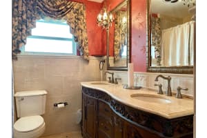 2836 NW 11th Ave, Wilton Manors, FL 33311 Sold 11/09/23