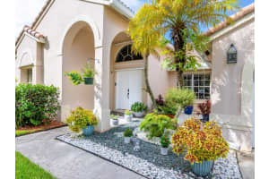 863 Verona Lake Dr, Weston, FL 33326 Sold 03/19/24