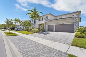 10590 S Lago Vista Cir, Parkland, FL 33076 Sold 12/28/23
