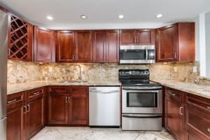 400 Golden Isles Dr 18, Hallandale Beach, FL 33009 Sold 04/24/24