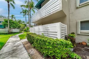 552 NW 98th Ave, Plantation, FL 33324 Sold 11/09/23