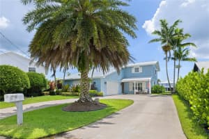 24 SW Riverway Blvd, Palm City, FL 34990 Sold 05/23/24