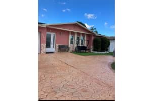 8241 SW 9th St, North Lauderdale, FL 33068 - MLS#F10404063