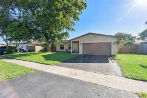 8164 NW 68th Ter, Tamarac, FL 33321 Sold 11/22/23