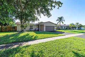 8164 NW 68th Ter, Tamarac, FL 33321 Sold 11/22/23