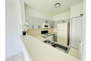 2900 SE 17th Ave 101, Homestead, FL 33035 Sold 12/01/23