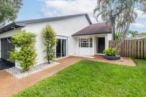 8330 SW 41st St, Davie, FL 33328 Sold 11/29/23
