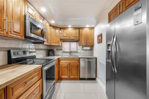 8971 S Hollybrook Blvd 104, Pembroke Pines, FL 33025 Sold 03/29/24