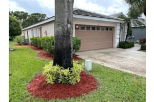112 Harbor Lake Cir, Greenacres, FL 33413 Sold 05/30/24