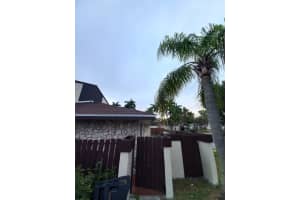 20031 NE 2nd Pl 20031, North Miami Beach, FL 33179 Sold 12/13/23