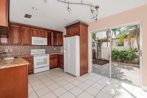 12000 NW 13th St, Pembroke Pines, FL 33026 Sold 01/19/24