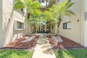 5370 Las Verdes Cir 315, Delray Beach, FL 33484 Sold 02/13/24