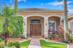 13846 SW 40th St, Davie, FL 33330 Sold 11/29/23