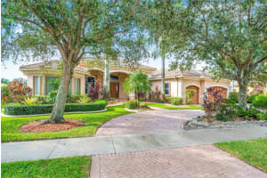 13846 SW 40th St, Davie, FL 33330 Sold 11/29/23