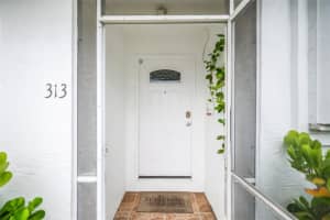 313 NW 36th Ave 313, Deerfield Beach, FL 33442 Sold 12/04/23