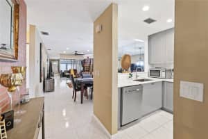 313 NW 36th Ave 313, Deerfield Beach, FL 33442 Sold 12/04/23