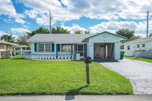 9704 NW 70th St, Tamarac, FL 33321 Sold 12/12/23